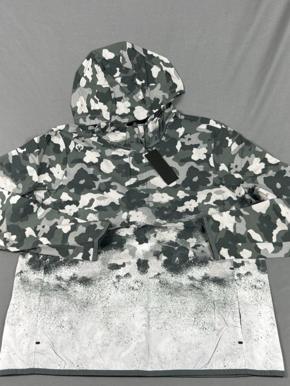 Greyson Newago Pac Lite Zip Neck Jacket Men's L Floral Camo Ombre